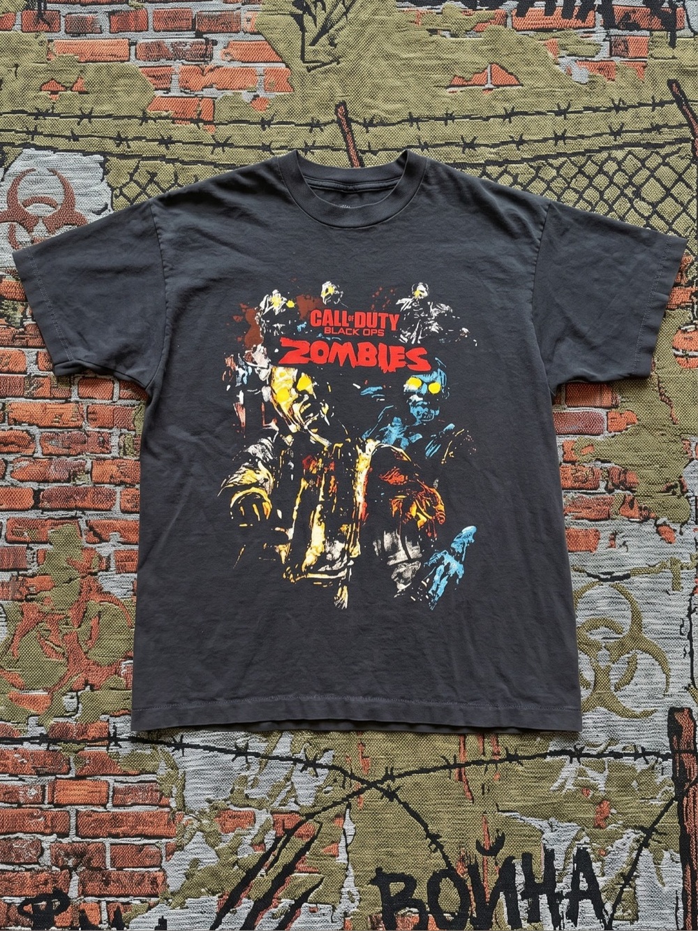 Call of Duty Black Ops Zombies Graphic Tee | Vintage Black Gildan Style Fit